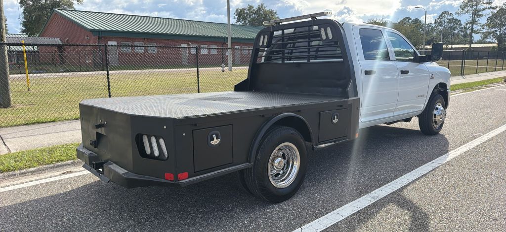 2022 RAM Ram 3500 Chassis Cab Tradesman - Photo 16