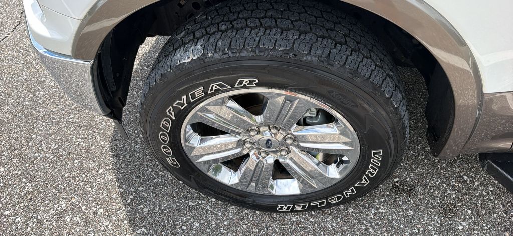 2019 Ford F-150 Lariat - Photo 11