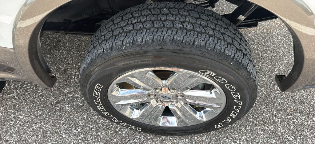 2019 Ford F-150 Lariat - Photo 18